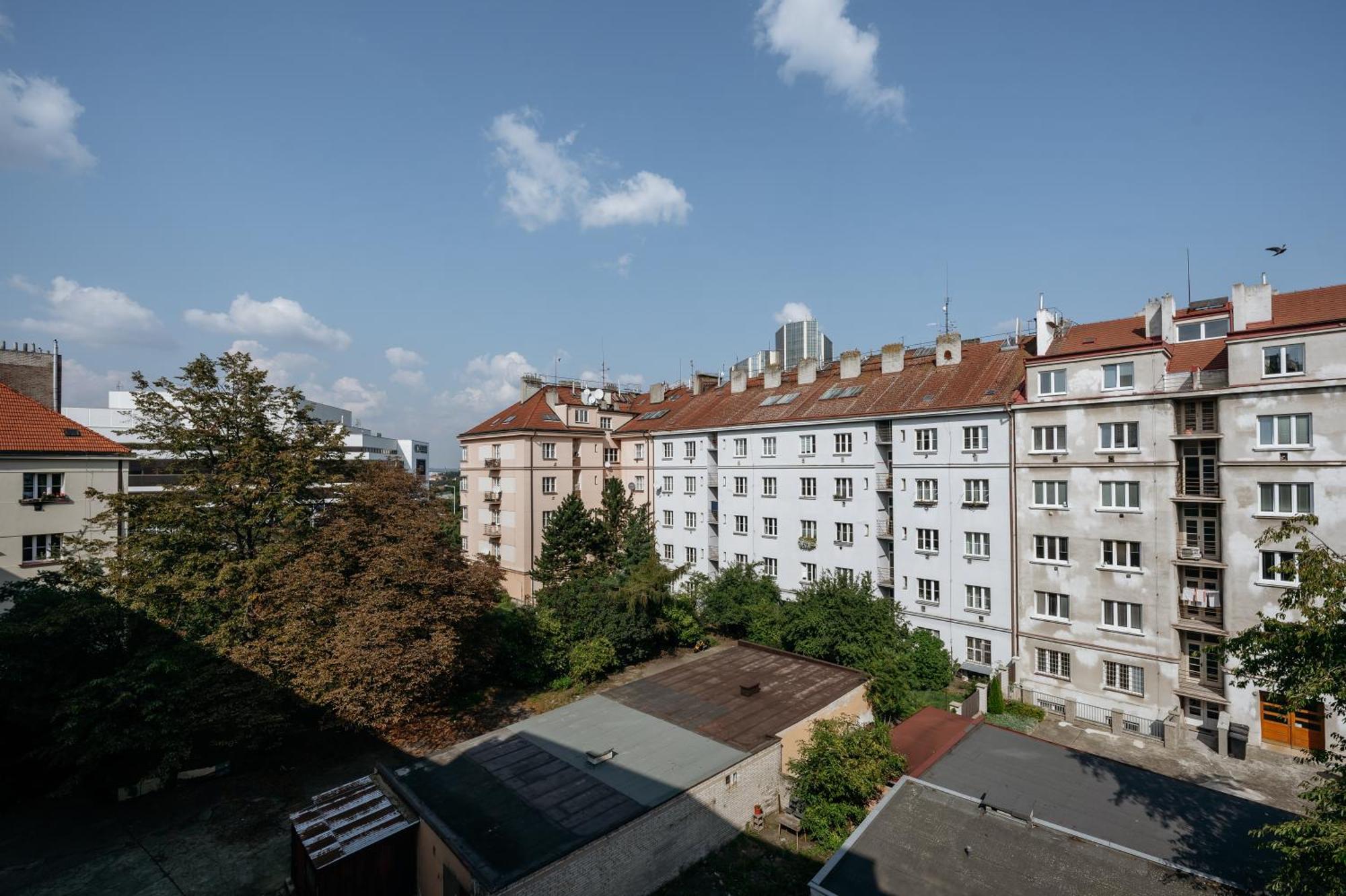 Days - Open-plan - Close To Vysehrad Castle Apartment