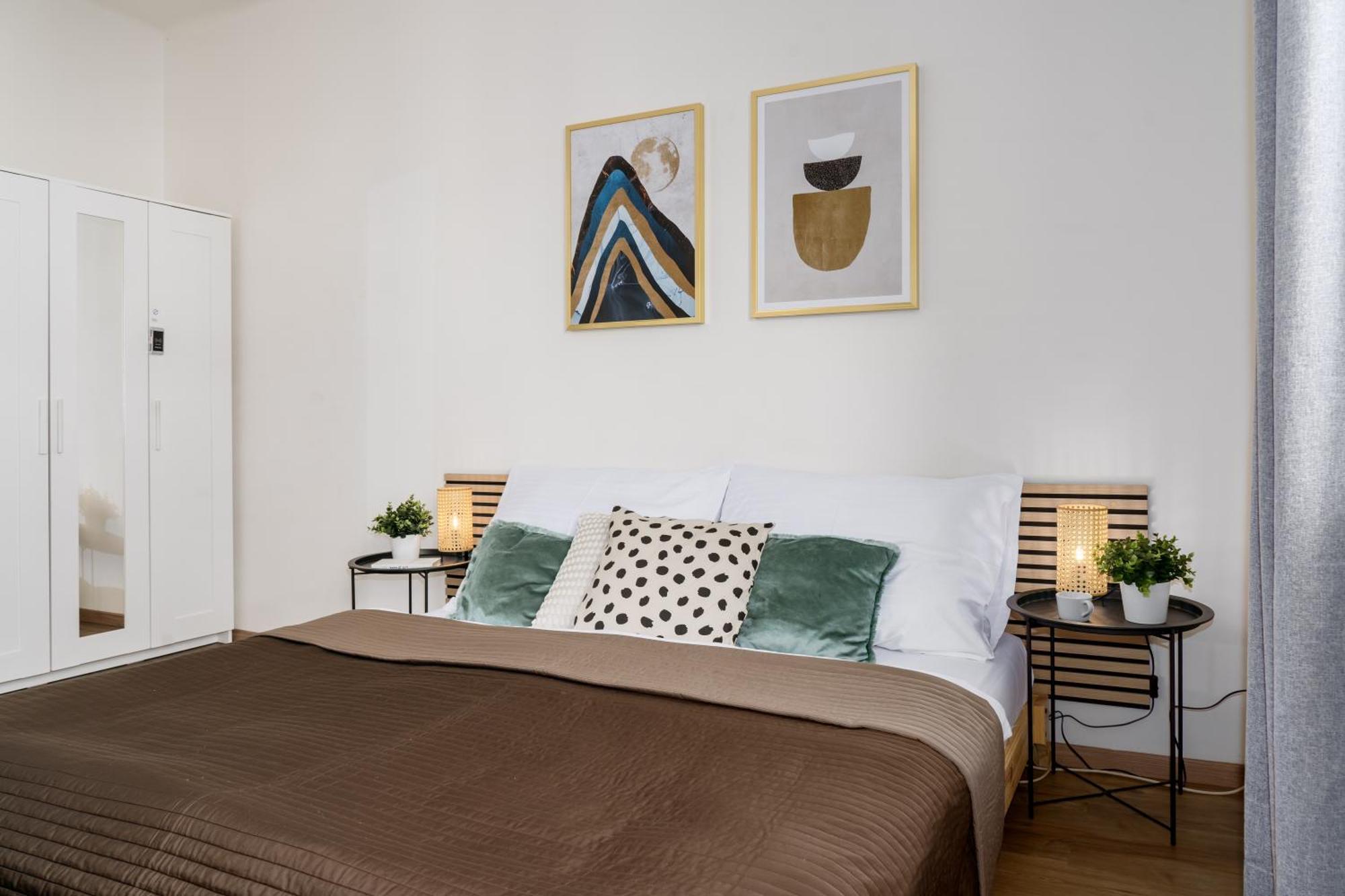 Days - Open-plan - Close To Vysehrad Castle * Prague